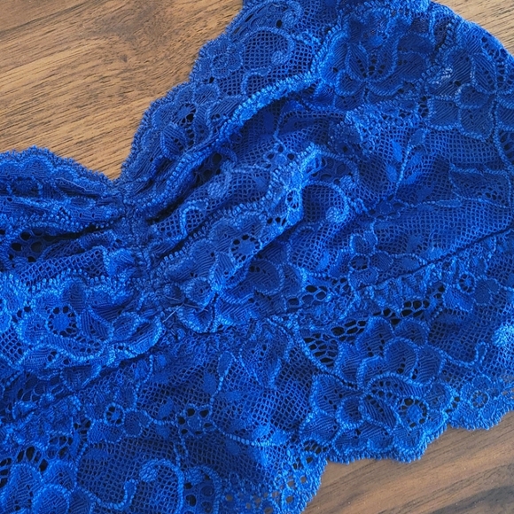 PINK Victoria Secret bralette bundle (NWOT) - Picture 9 of 10